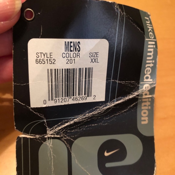 Nike limited edition fur coat - Picture 3 of 5